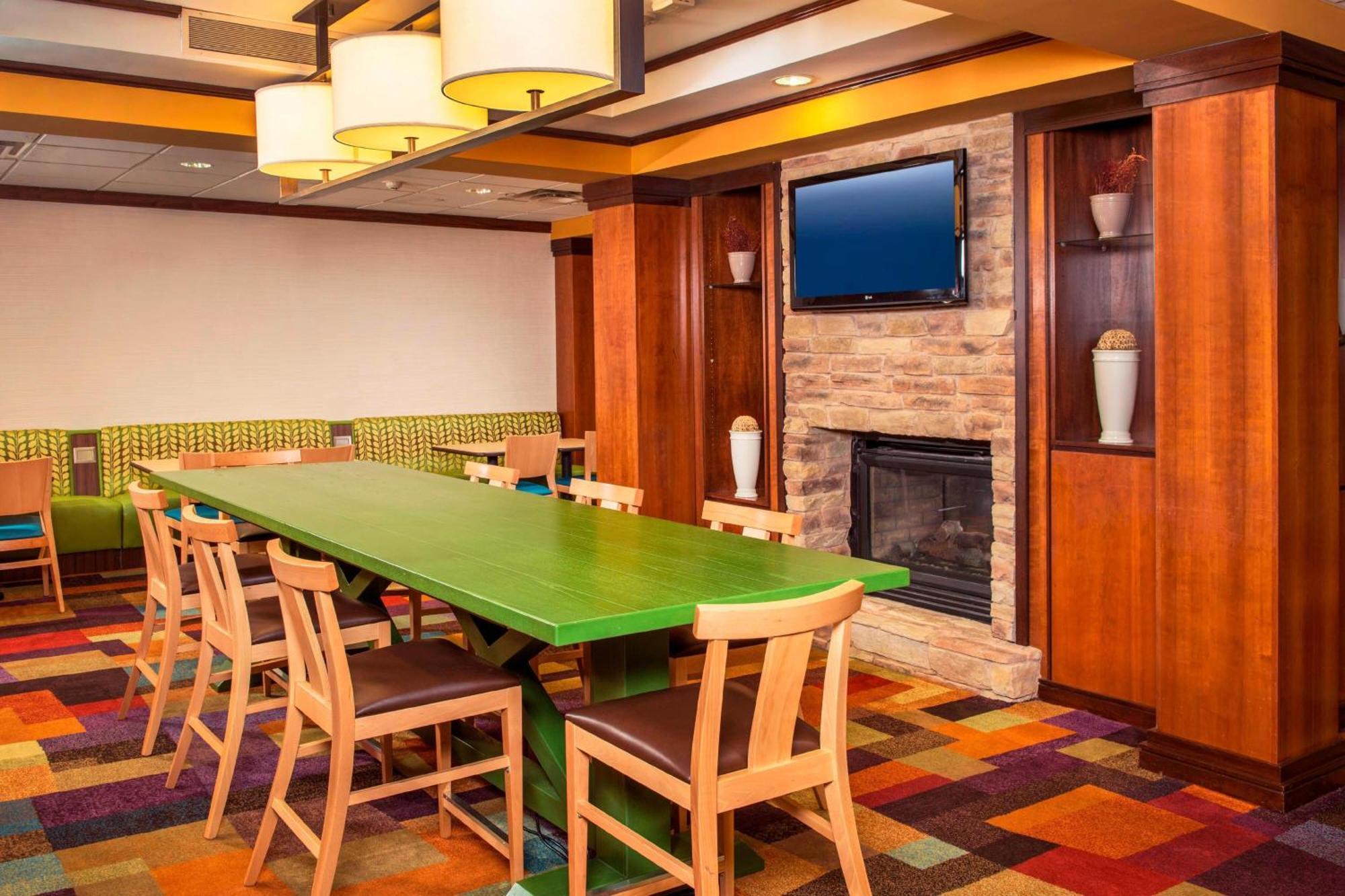 Fairfield Inn & Suites By Marriott Williamsburg Restaurant billede